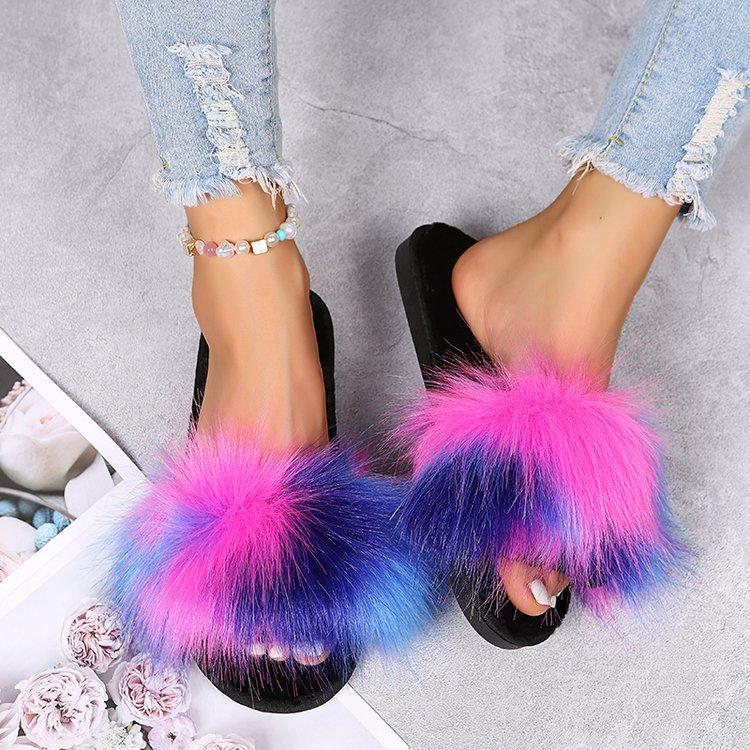 Fashion Women Slippers 2025 New Summer Slip On Flat Sandals Luxury Casual Lightweight Shoes Trend Beach Roman Slippers Home Slides Women
