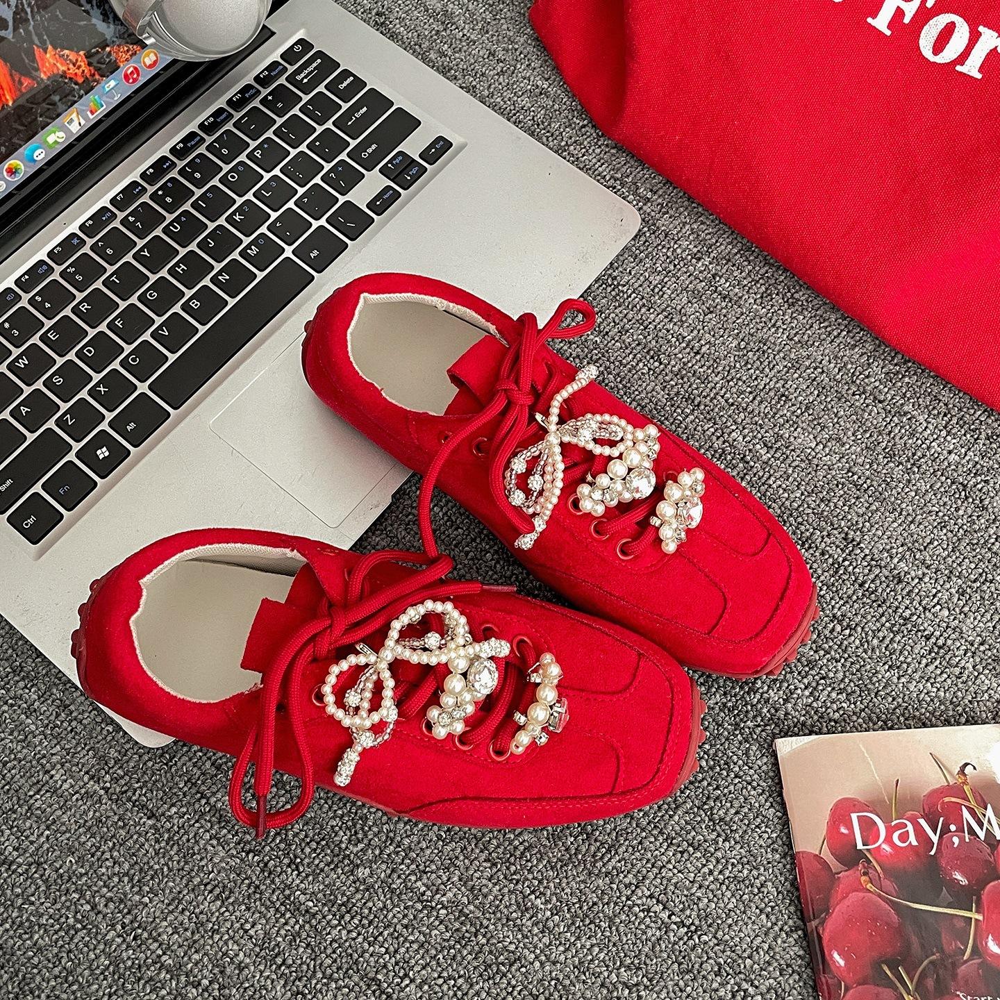 

Queen Fan Red Retro Platform Training Shoes Women s 2025 New Autumn Ballet Versatile Low-top Sneakers 35 красный