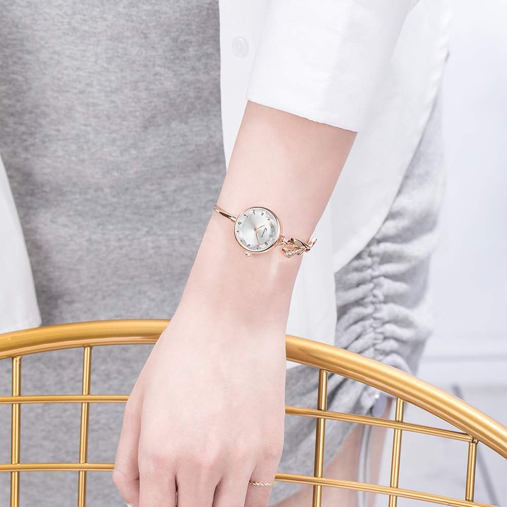 Kimio K6435 Rhinestone Chain Bracelet Women's Watch Gold White