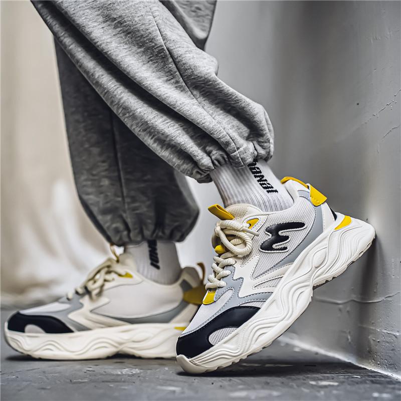 Neue Herrenschuhe sind trendig, modisch, bequem, verschleißfest, rutschfest, Freizeitschuhe, vielseitig auf der ganzen Welt.