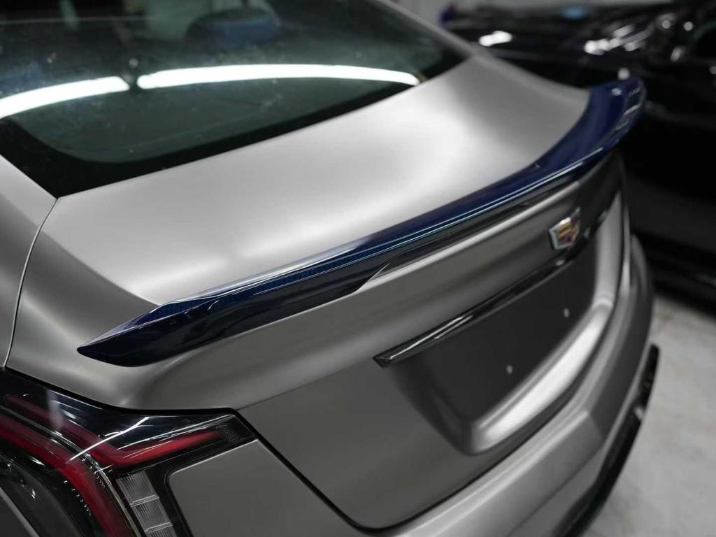 Langyu V-Style Dry Carbon Rear Spoiler for Cadillac CT5 Black Wing