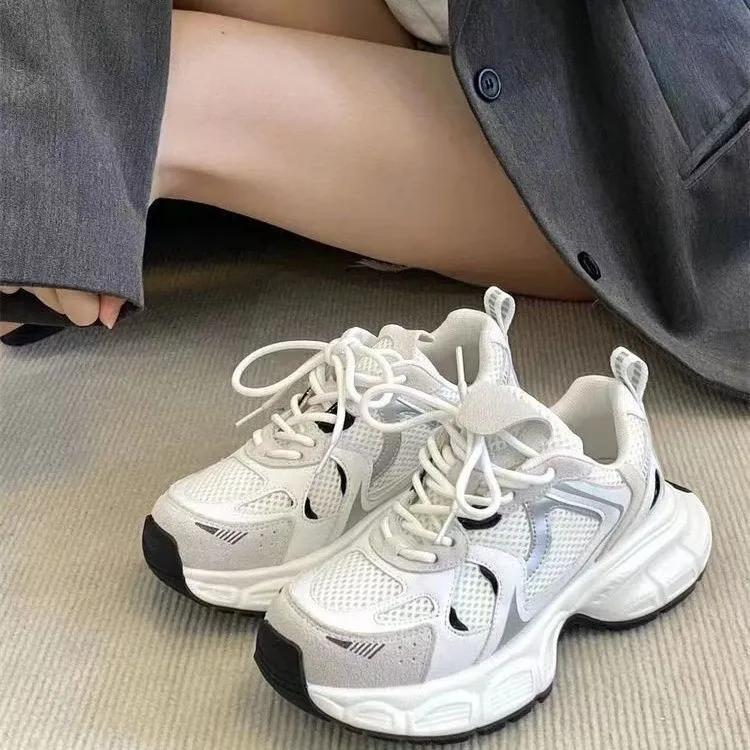 Lightweight sports running shoes for women spring new mesh campus style Forrest Gump daddy all-match casual trendy shoes