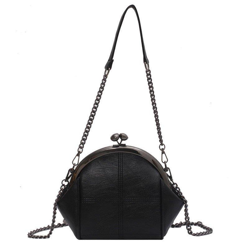 

New fashion bag clip bag shoulder handbag bag fresh and sweet messenger women s bag shell chain bag чёрный