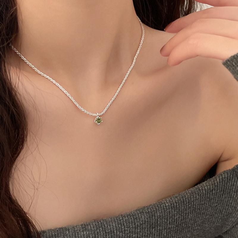 Premium design sense niche collarbone chain light luxury pendant with jewelry sparkling necklace female hip hop