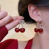 Roter Acryl Kirsch-Hängeohrring Einfache Legierung in Silberfarbe Ohrringe für Damen Retro Schmuck Mode Party-Accessoires