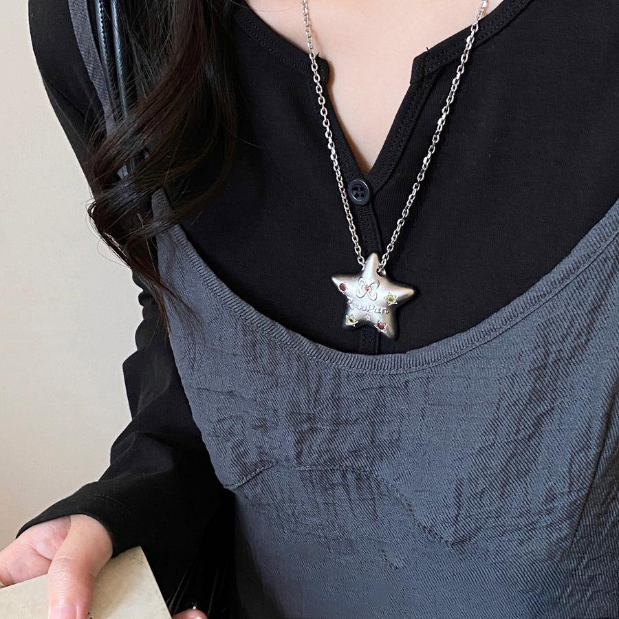 

Цирконовое ожерелье с подвеской в виде звезды, простое, модное, с высоким чувством, цепочка для ключицы, нишевое, с холодным ветром, женское
