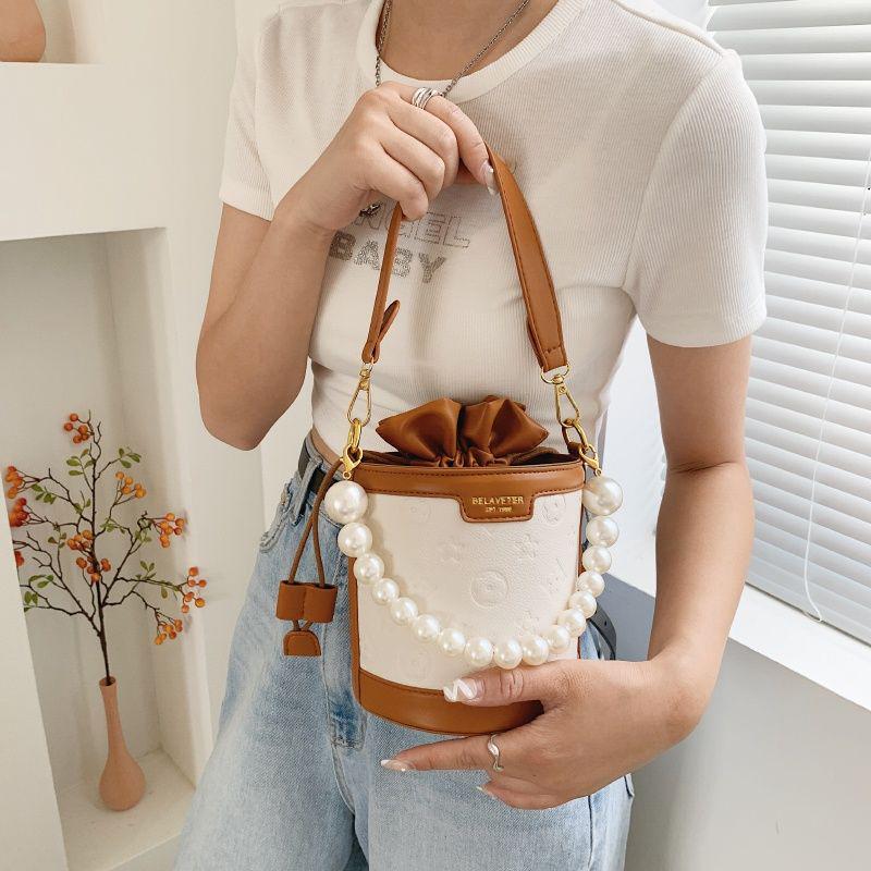 Damen Trendige Crossbody Bucket Bag mit Perlenkette - Einzelne Schulterhandtasche 2025