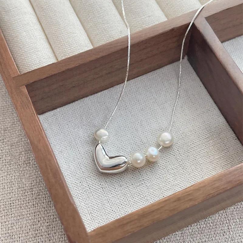 Love Heart Necklace Pearl Jewelry for Women Irregular Shape Design Minimalist Gift Versatile Layering Piece Elegant Jewelry