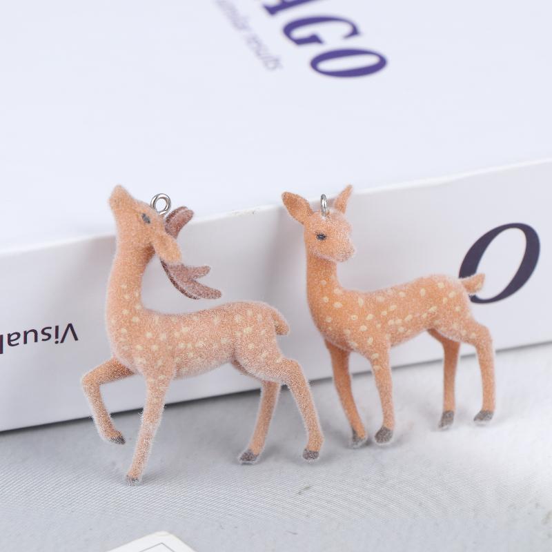 1/2Pcs Cute 3D Christmas Elk Keychains For Women Men Kawaii Flocked Sika Deer Pendant Bag Airpods Box Car Charm Jewelry