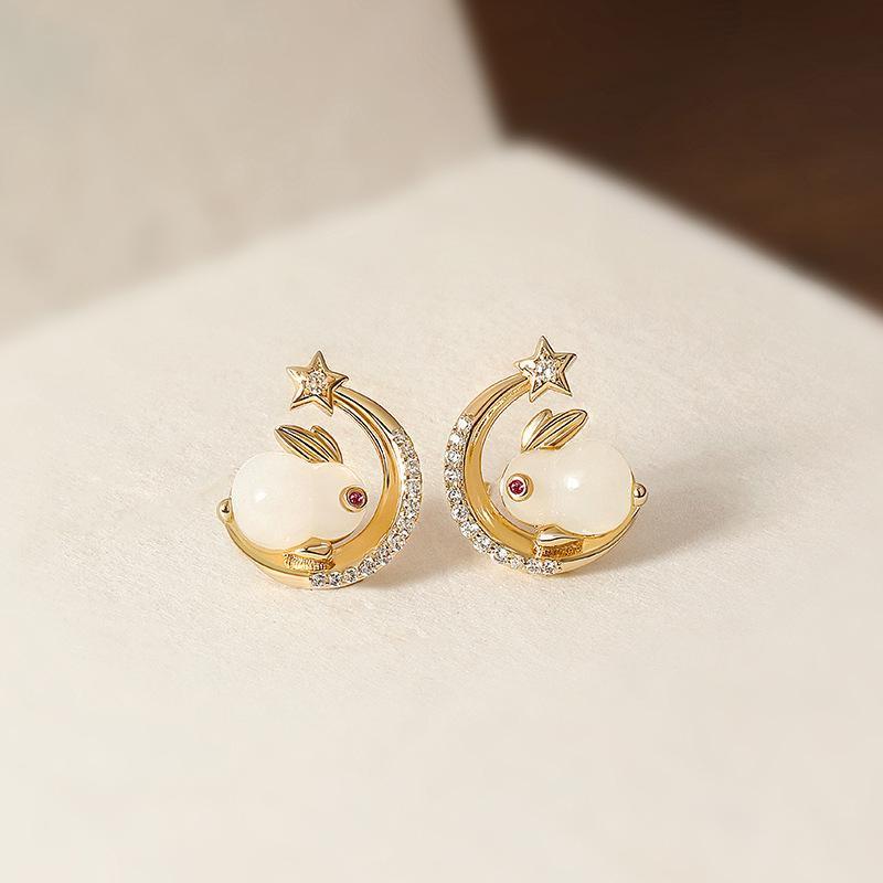 

Серьги Ruyi Yutu, небольшой дизайн, Европа и Америка, продвинутый смысл, сладкие серьги Joker с имитацией нефрита, серьги-луны, ювелирные изделия золотой