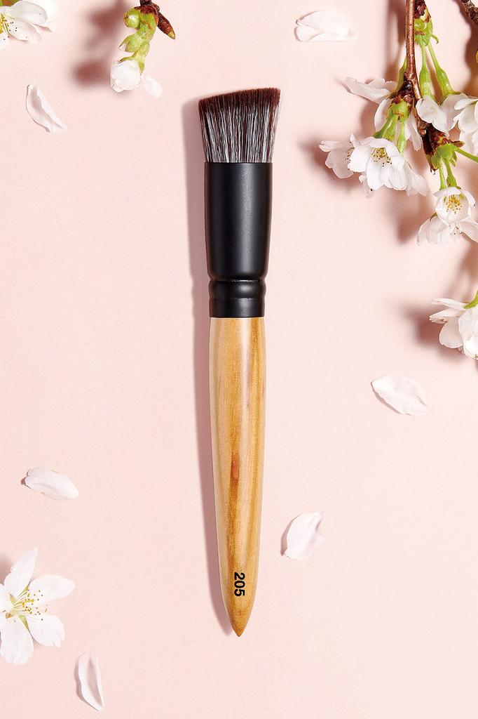SAKURA FUDE 205 Foundation Brush, Made in Japan by a Makeup Artist, with Antibacterial Silver, Authentic Kumano Brush
