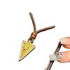 Antike Goldhandwerkskunst Geprägtes Dreieck Volldiamant Exquisites Halsketten-Schmuckstück Ethnischer Stil Glänzender Drachenanhänger Bankettschmuck