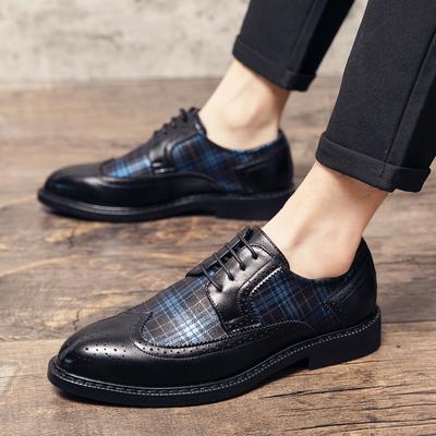 Mode Herren Plus Size Splicing Brogue Carving Lederschuhe Herren Mode Schnür-Oxford-Schuhe Herren Business-Kleiderschuhe Herren 38-46