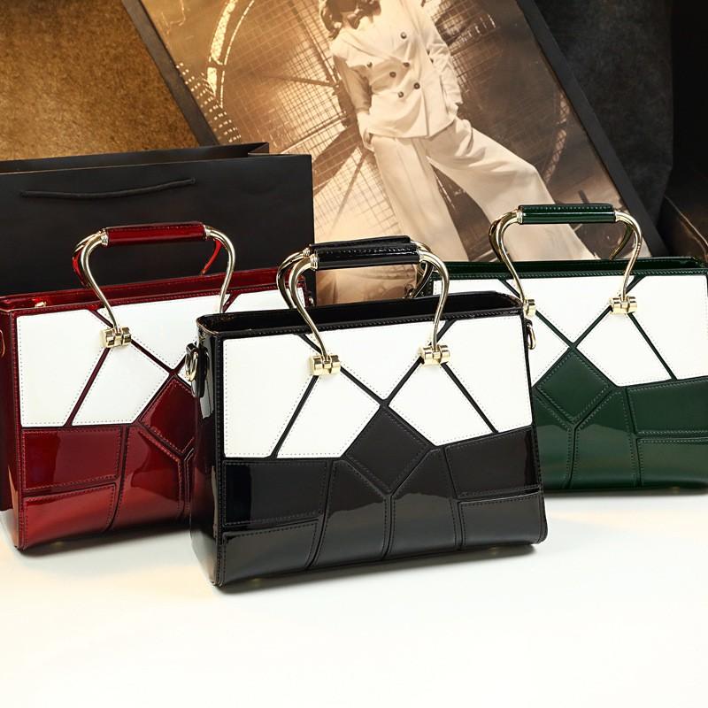 Mittlere Damen-Tragetasche in Ausführung - Crossbody-Schulterhandtasche mit Reißverschluss und Innentaschen