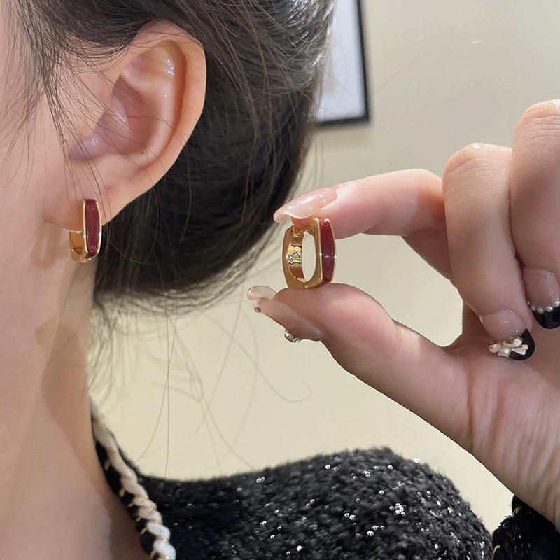 Японские и корейские красные капельные глазурованные геометрические серьги-гвоздики женские простые элегантные квадратные серьги нишевые серьги интернет-знаменитости