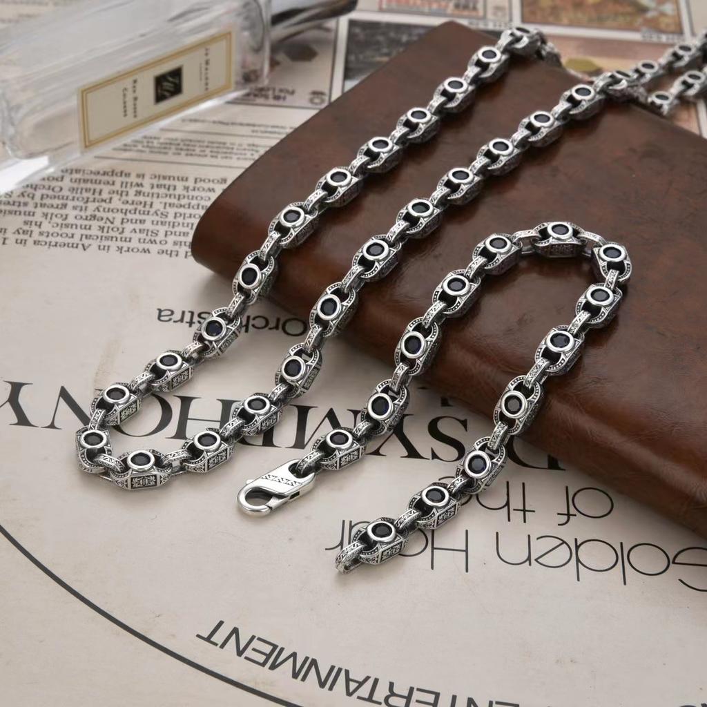 2024New Heavy-duty Rattan Pattern Bracelet, Vintage Men's Personalized Court Style, Three-dimensional Square Chain with Diamond Inlay