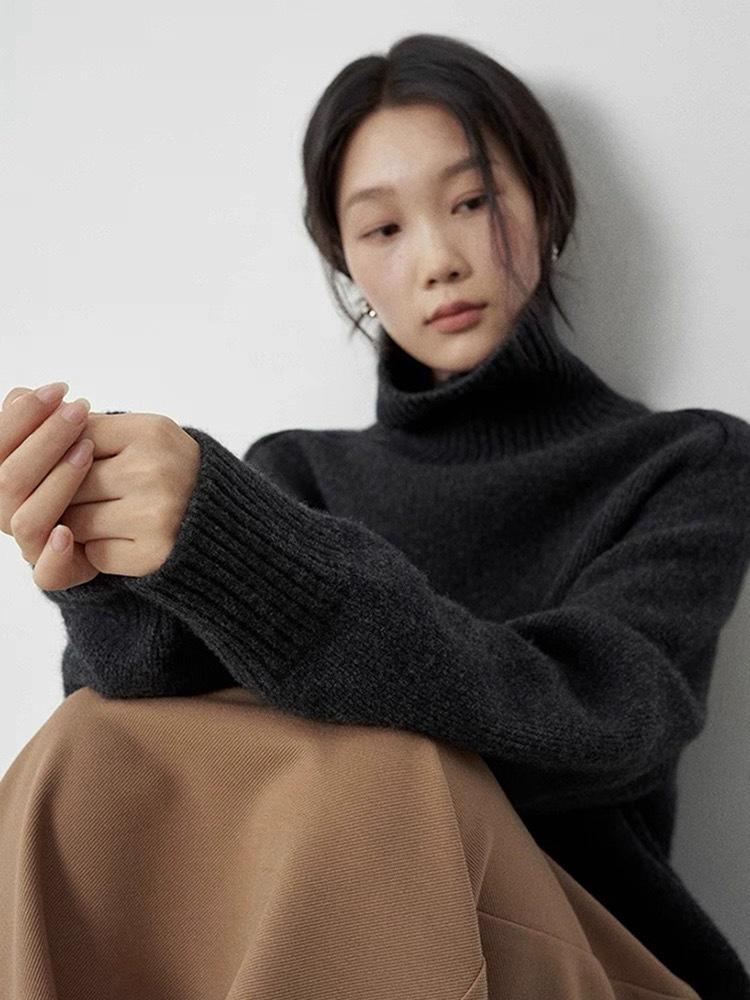 2025 Women's European Style High Neck Wool Sweater - Loose, Thick, and Cozy for Winter
