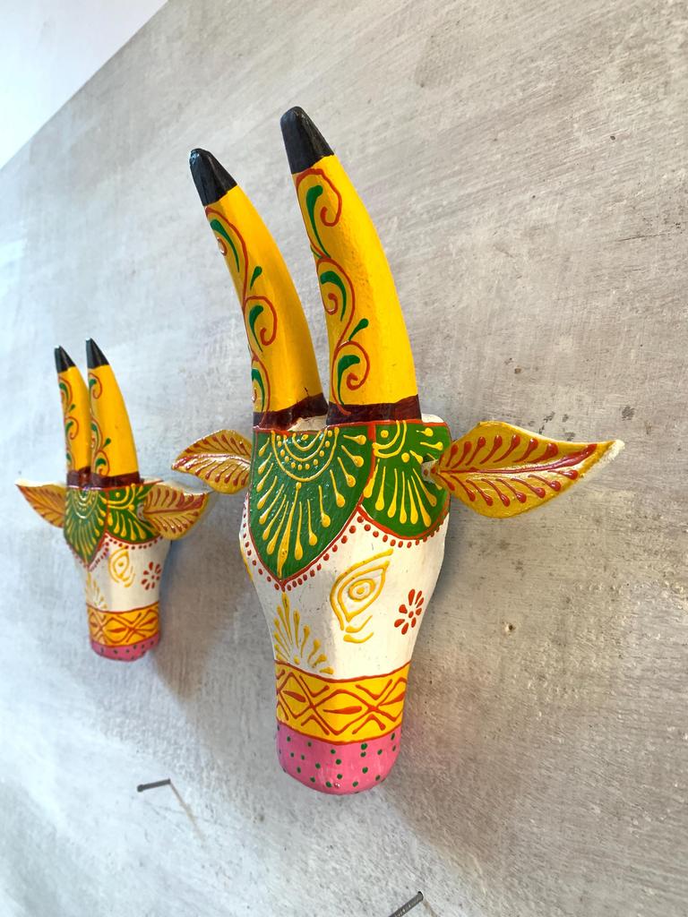 Hand-Painted Wooden Cow Head Wall Decor: Indian Farmhouse Art, Set of 2