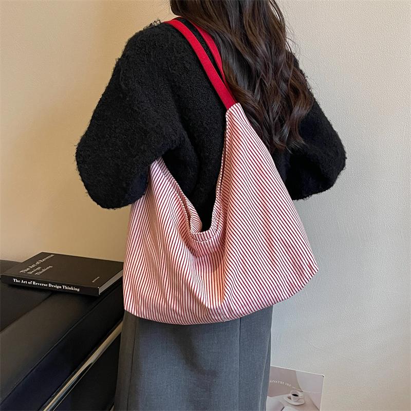 Borsa Hobo in Tela a Righe Morbida con Ampia Tracolla Grande Capacità Borsa Tote Casual da Donna per l'Uso Quotidiano