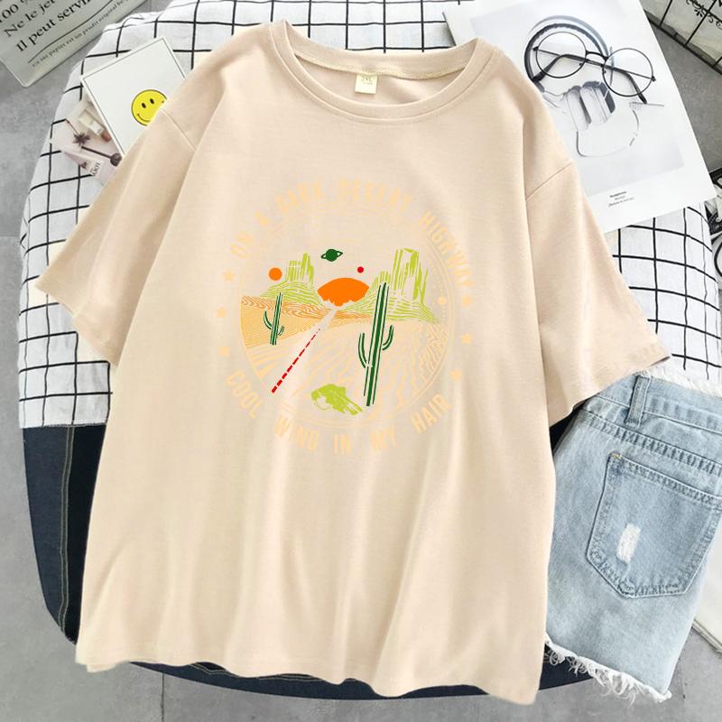 På en mörk ökenmotorväg sval vind i mitt hår dam t-shirt bomull t-shirts vardaglig mjuk t-shirt kläder sommar gata kort ärm