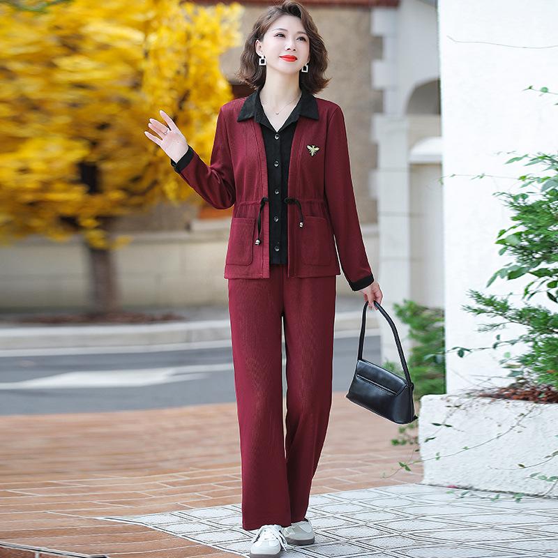 

Весенний 2025 повседневный костюм для 50-летних женщин: Спортивный костюм-двойка для мам среднего и пожилого возраста 5XL (145-155 jin)