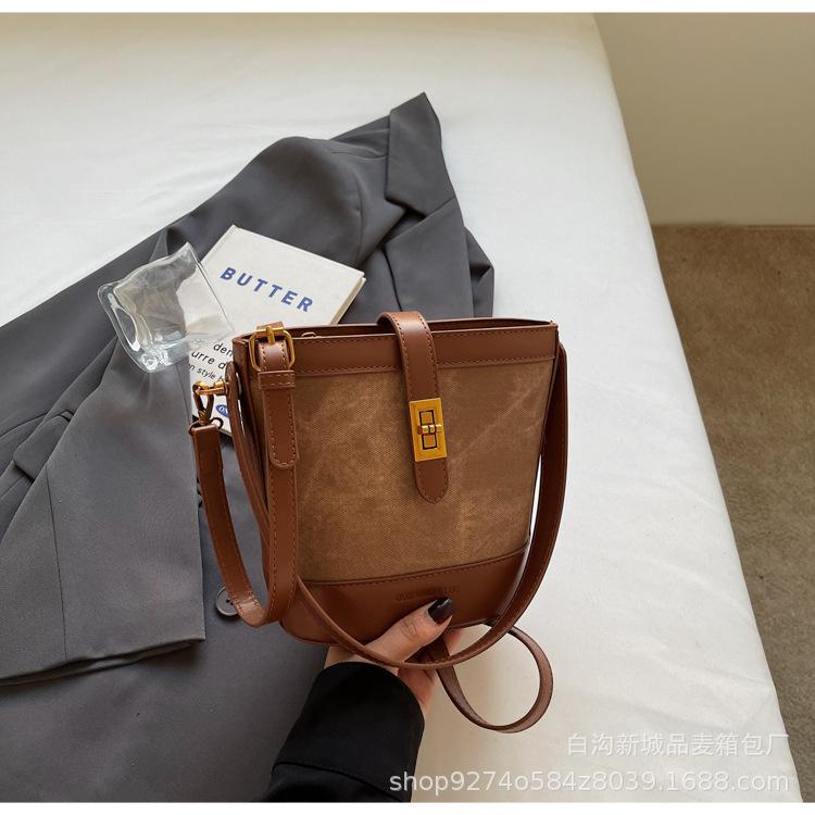 

Shoulder bag retro contrasting color splicing texture portable bucket bag women s 2025 new trendy fashion small bag messenger bag