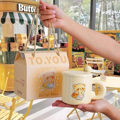Roztomilý keramický hrnek s máslovým medvídkem praktický dárek k narozeninám pro přátele, sestry a kamarády