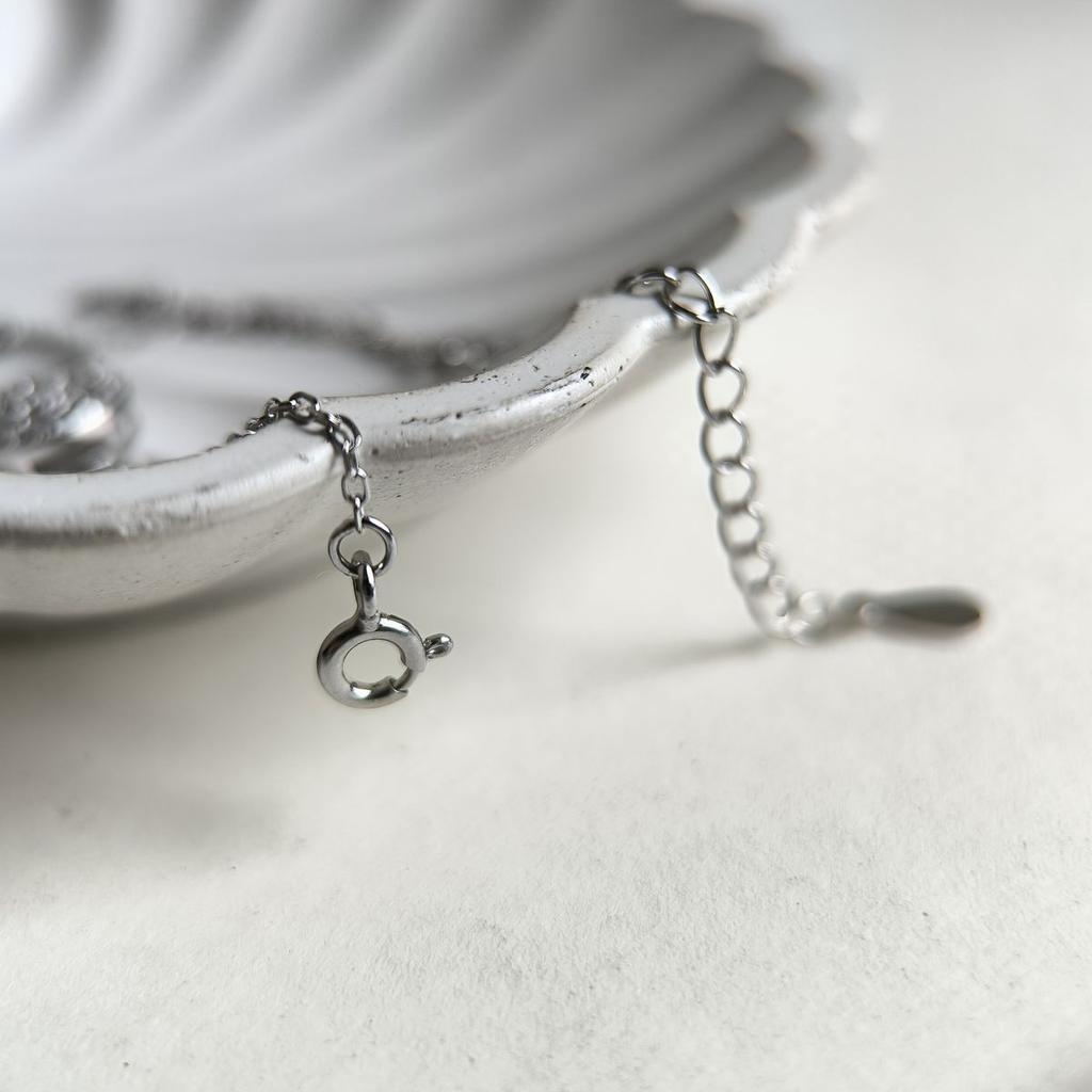 Silver Necklace with Cubic Zirconia, Item Weight 2.23 G (2184393)