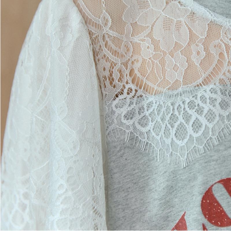 MAXZA Lace Block Emblem PrinT T shirT zc06qT029on