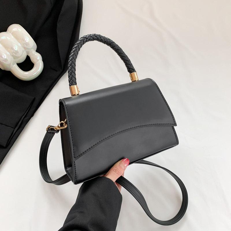New Retro Fashionable Shoulder Bag for Women with Korean Style Solid Color Fashionable Simple Crossbody Small Square Bag for Women's Bag Trendy