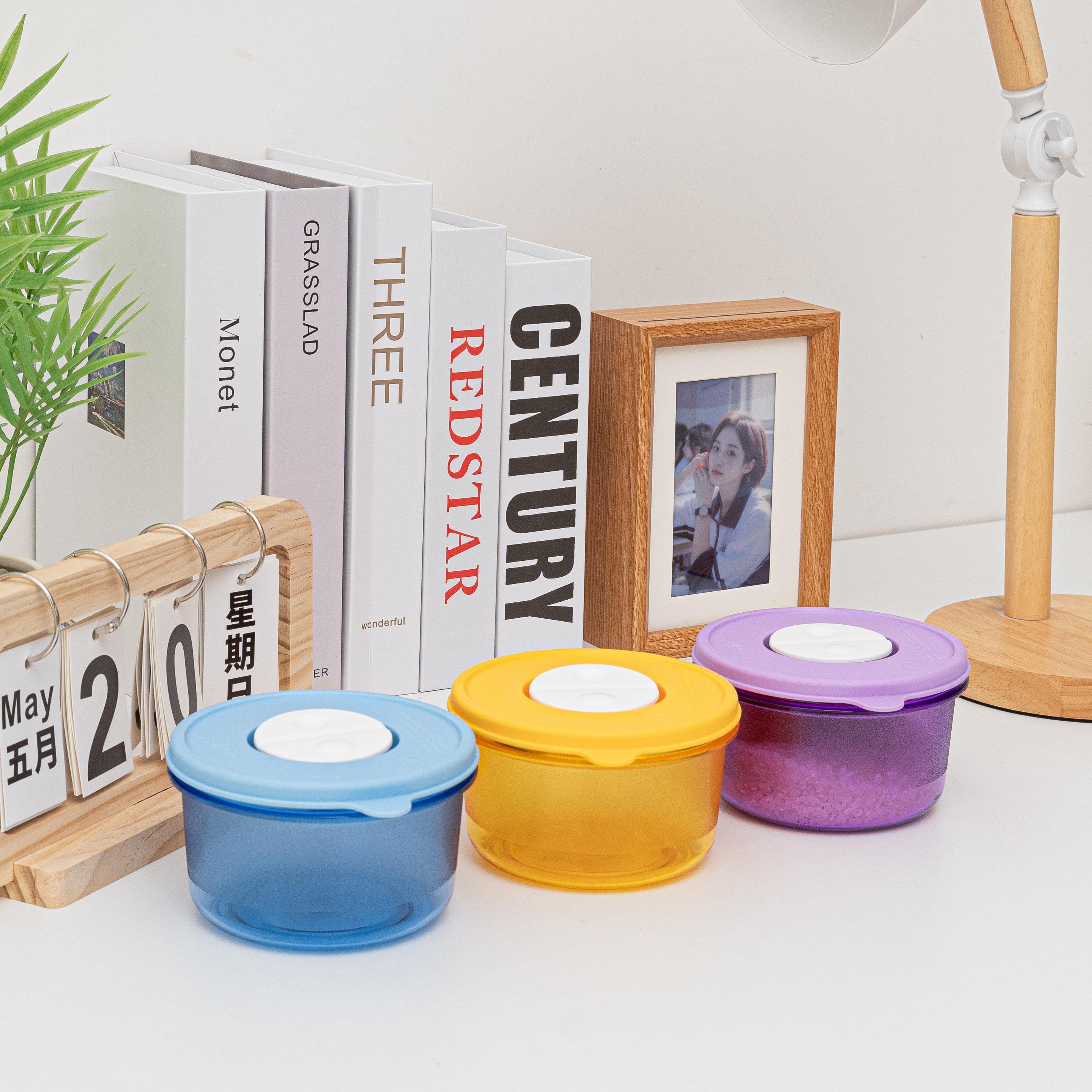 Набор - Небольшие круглые контейнеры для приготовления заморозки и разогрева блюд крышки - Можно мыть в посудомоечной машине использовать в микроволновой печи и морозильной камере - Не содержит бисфенол А 7980₽