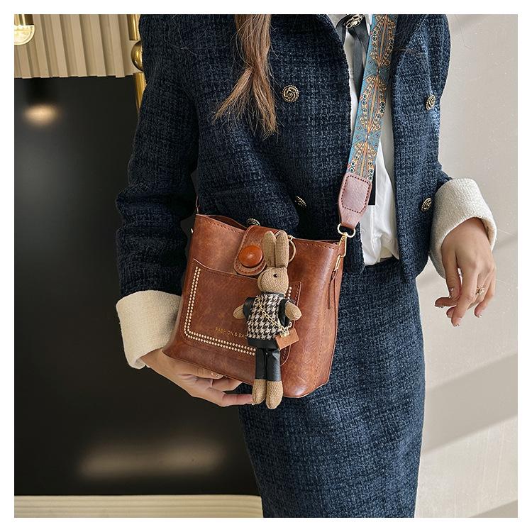 Women's Vintage Korean Wide Strap Bucket Messenger Bag CLE