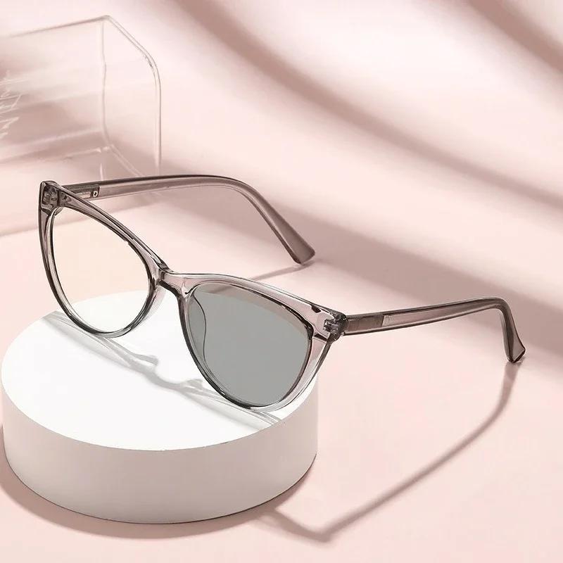 Ladies Trendy Photochromic Myopia Glasses Fashionable Cat Eye Frame Anti Blue Light Eyewear  Stylish Women Minus Sight Glasses