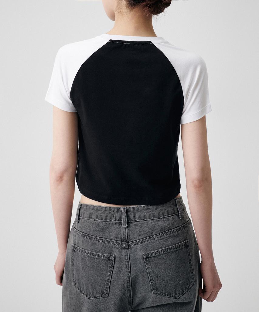 MUSINSA STANDARD WOMAN Women'S Slim Crop Raglan T-Shirt [Black/White]