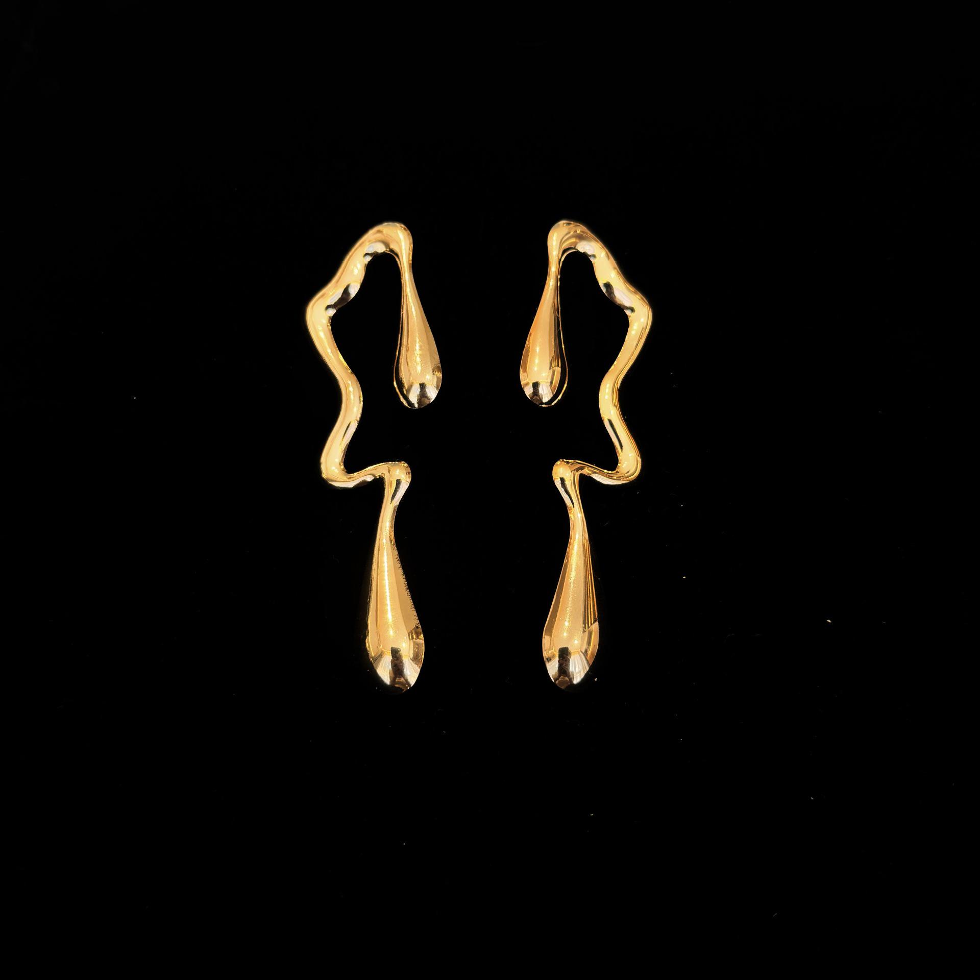 Geometric Water Drop Alloy Earrings: Irregular, Sweet, and Cool Design золотой