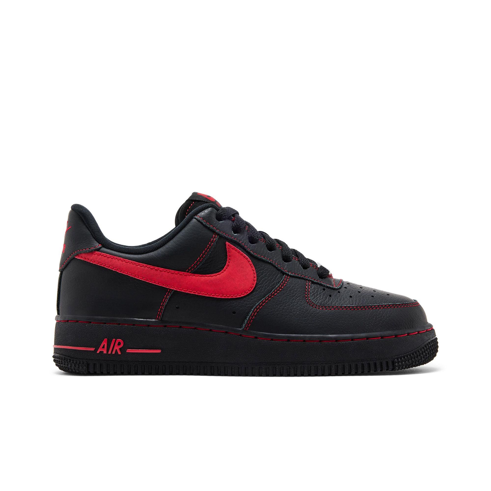 Nike Air Force 1 `07 LV8