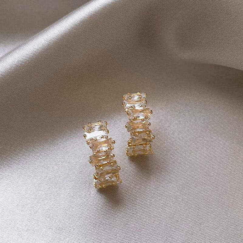 Female Fashion Light Luxury Earrings