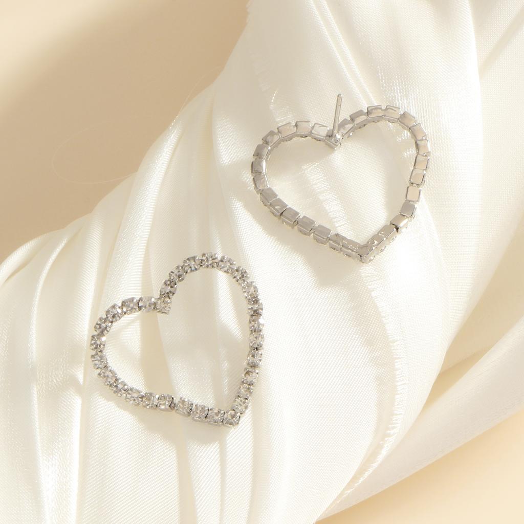 Women's Minimalist Delicate Style Romantic Sweet Sparkling Zirconia Heart Stud Earrings Great for vacation wear and gifts