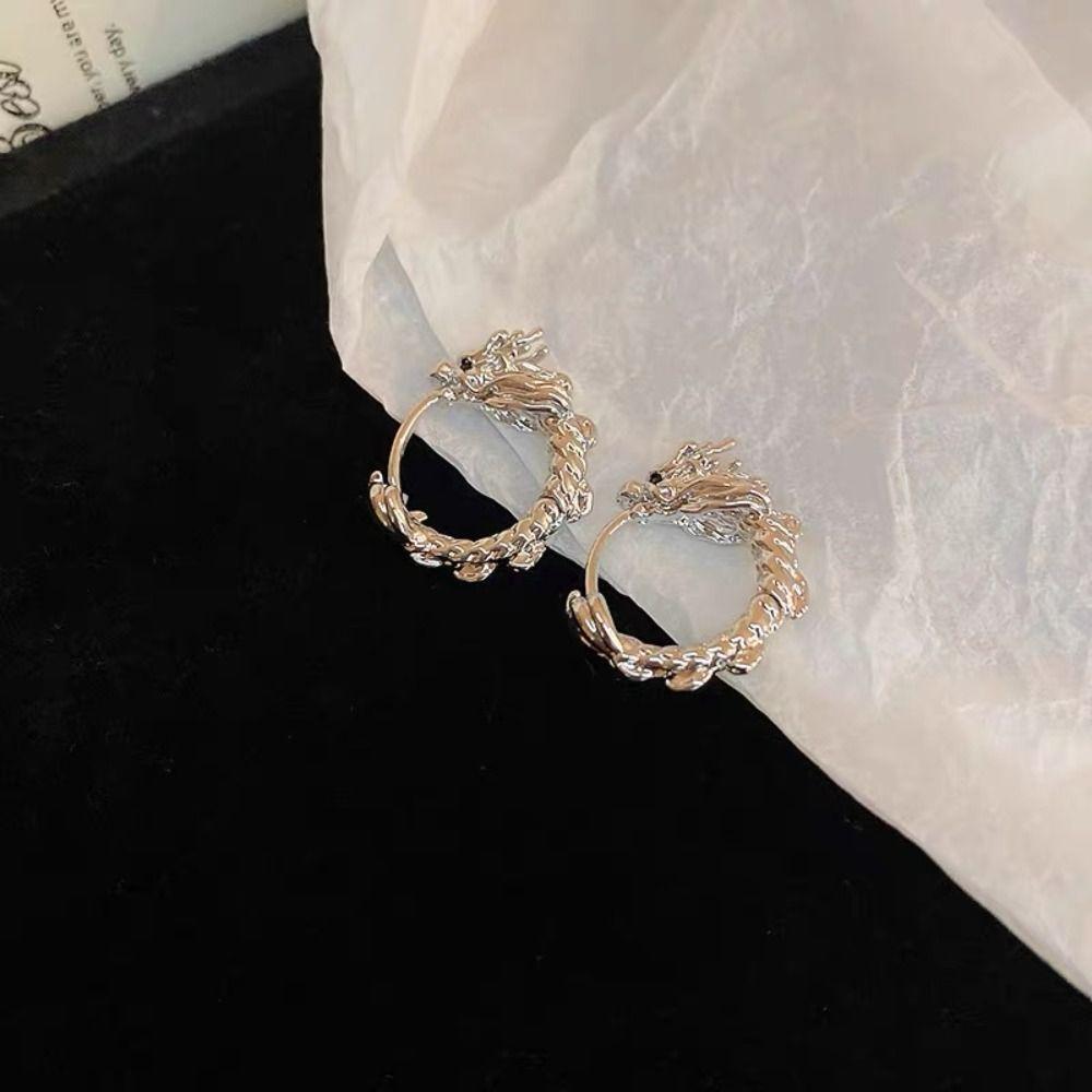 

Ювелирные изделия Серьги-гвоздики с драконом и зодиаком в китайском стиле Серьги с драконом в китайском стиле Весенний фестиваль серебряный