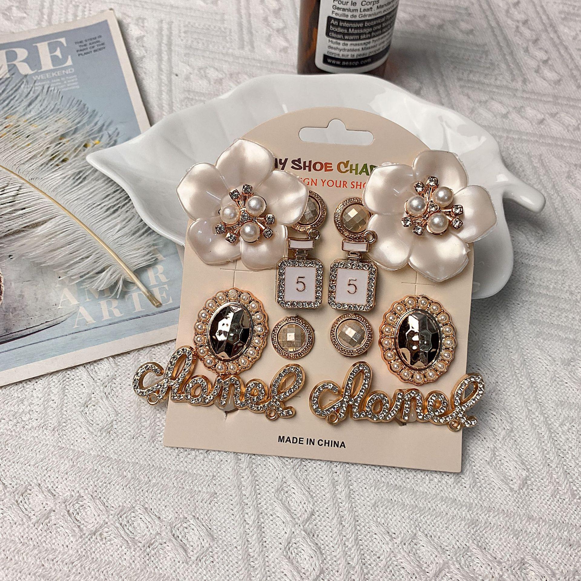 

Cave Shoes Card Accessories, DIY, Pearl Starfish, Rhinestone Pearl Chain, Detachable Shoes Accessories, DIY Shoes Accessories, Shoes Accessories