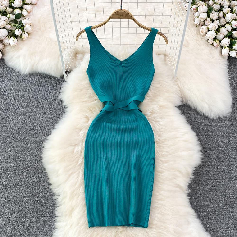 

RUGOD Новая летняя корейская версия женственного платья на подтяжках, облегающее трикотажное платье без рукавов с v-образным вырезом