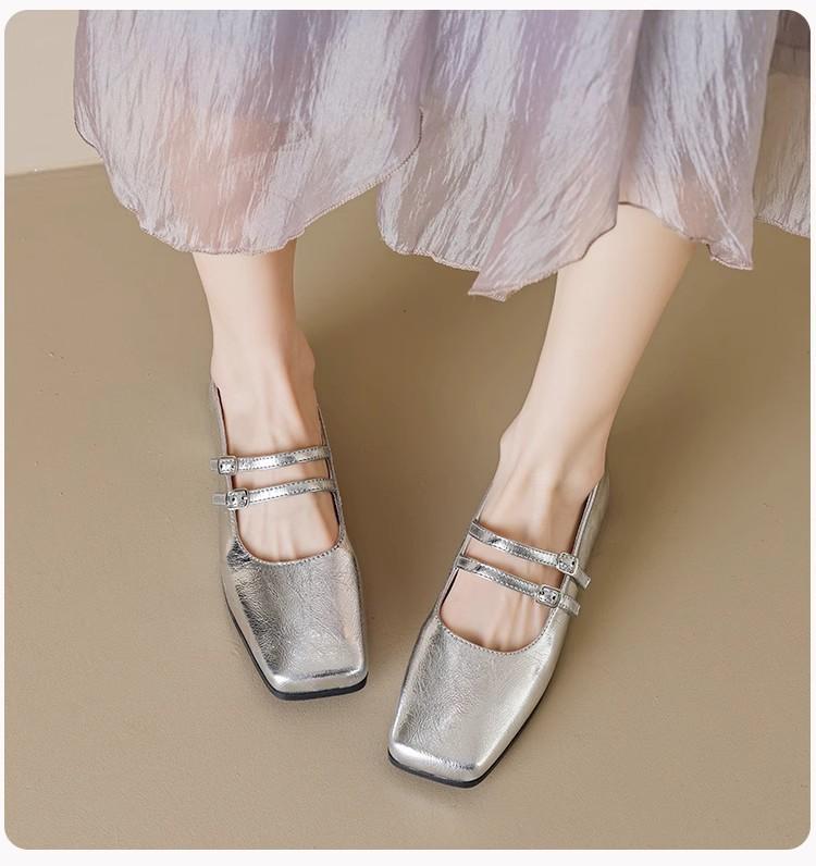 

Серебристые одинарные туфли женские на плоской подошве 2025 осень новая темпераментная квадратная носочная часть с неглубоким вырезом Мэри Джейн 39 серебряный