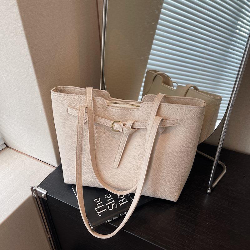 Retro Large-capacity Bag Women's Bag New Simple and Versatile Tote Bag Large-capacity Shoulder Commuter Bag