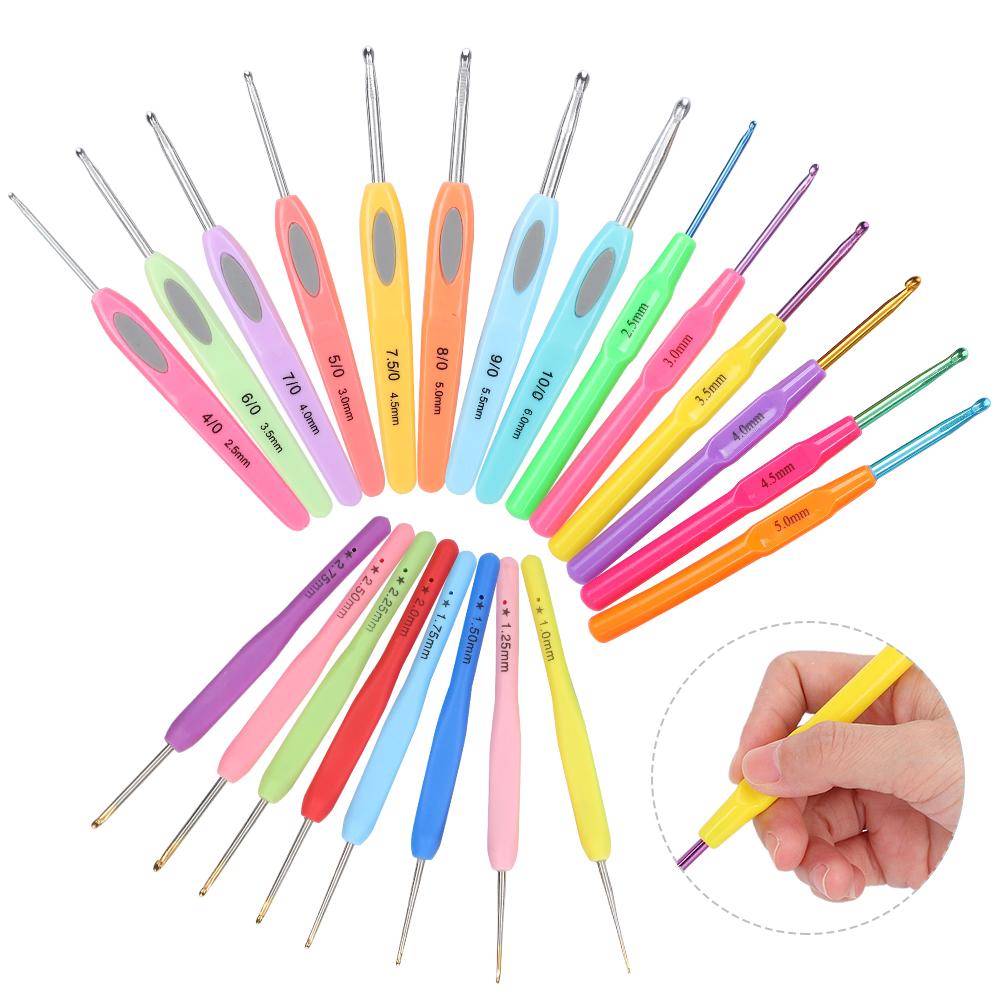 22Pcs Set Crochet Hooks Set Color Plastic Handle Aluminum Hook for Yarn Knitting Crafts Needles