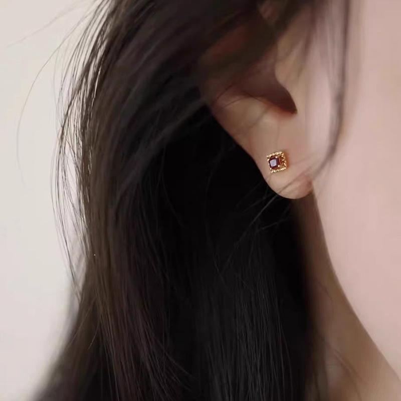 Square Red Zircon Earrings For Women Simple Delicate Mini Lady Wedding Jewelry Gifts Wholesale