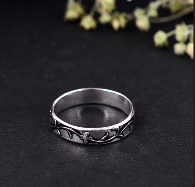 Handcrafted Arthritis Support Ring – Adjustable Silver Splint for Fingers, Therapy Jewelry for Joint Pain