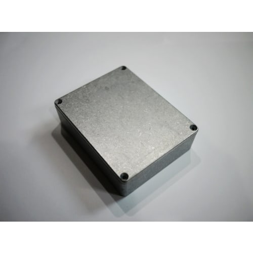 Two unpainted die-cast aluminum cases for DIY effects pedals, HAMMOND 1590BB type (VGS-AEC90BB-NCx2p)