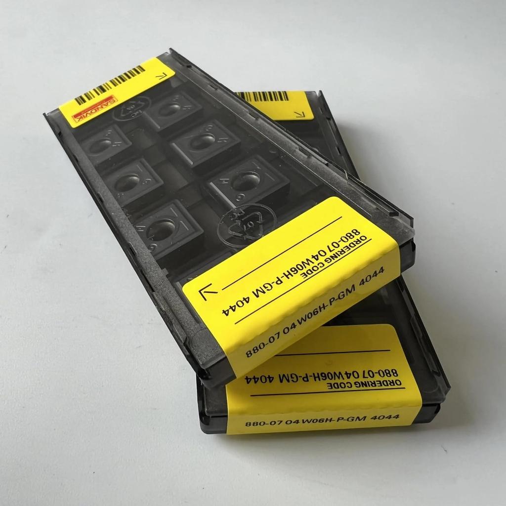 Original Sandvik / 880-0704W06H-P-GM 4044 / CNC lathe carbide blade 10 PCS