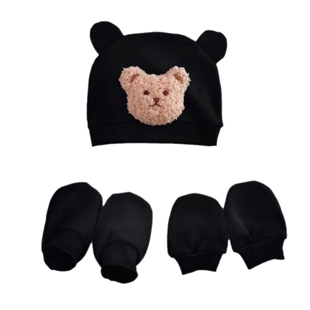 Süße Babymütze mit passenden Handschuhen und Socken. Perfektes Babyparty-Geschenk. Weiche und bequeme Babymütze.