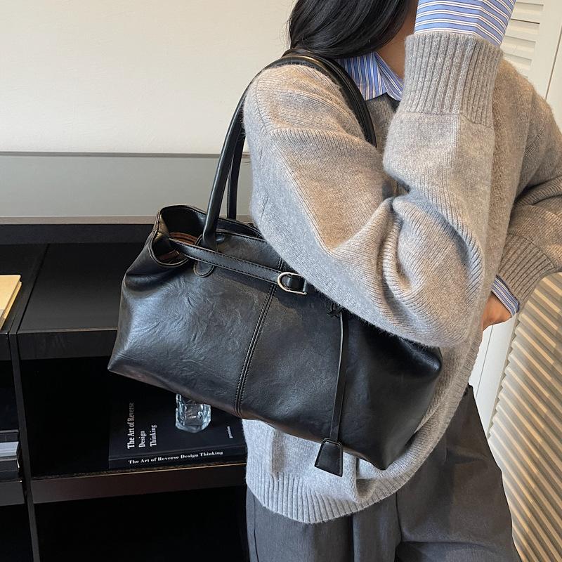 Large-capacity bag women's 2025 new autumn and winter light luxury niche high-end retro shoulder bag commuter tote bag